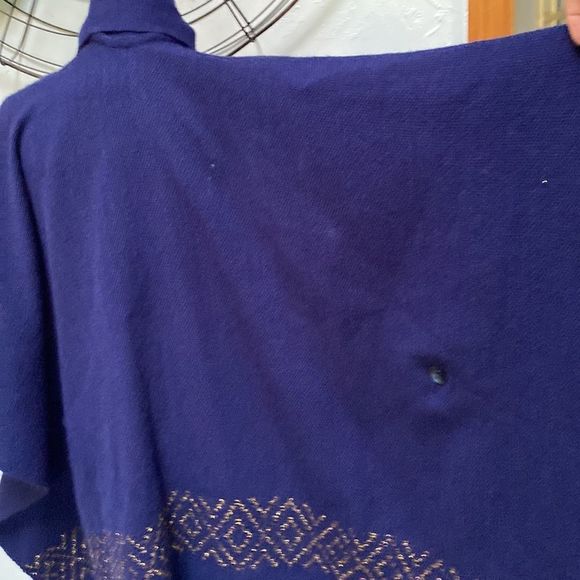 Crossnore School Navy Cape with Gold Accents - Picture 10 of 11